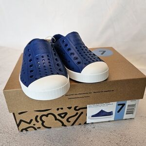 Native Jefferson Kids Navy Slip-On Shoes, New in Box, Children's Size 7